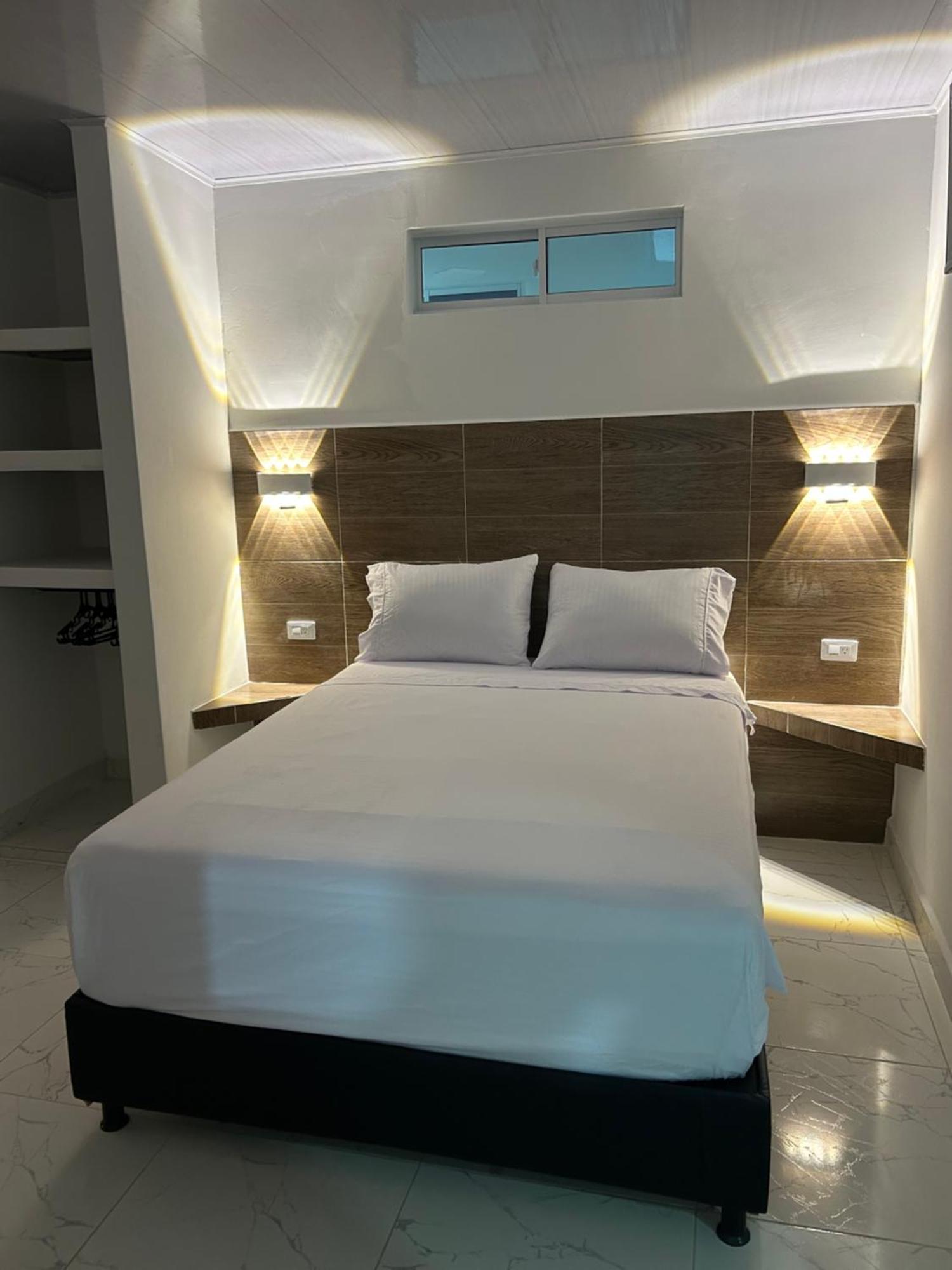 Hotel Brisas Del Mar Santa Marta  Kültér fotó