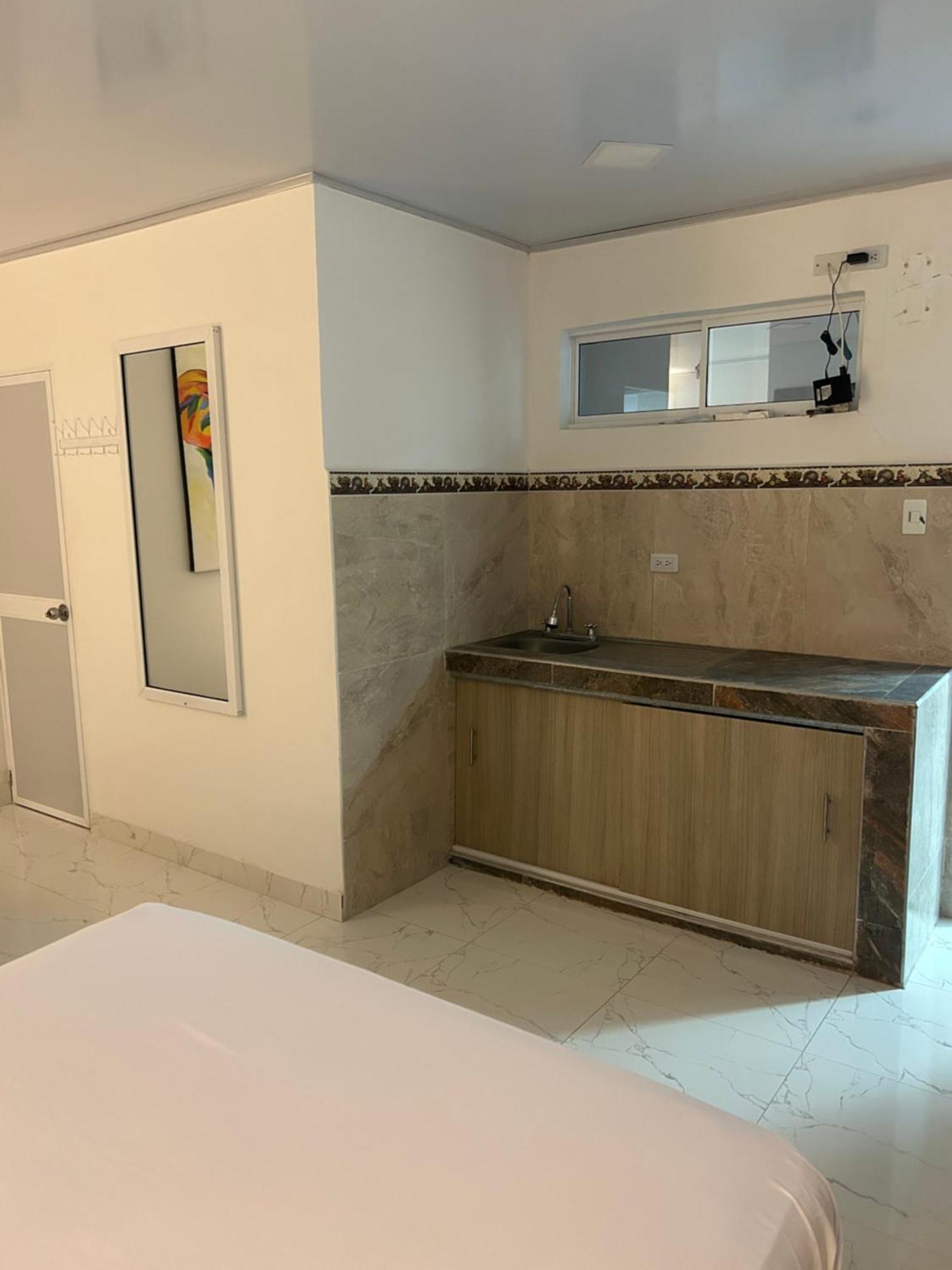 Hotel Brisas Del Mar Santa Marta  Kültér fotó